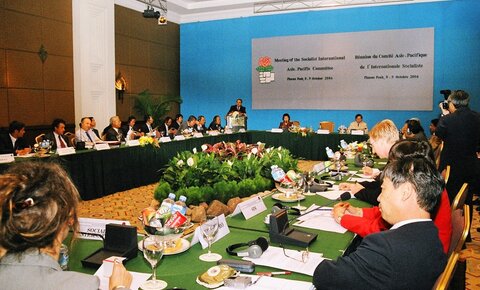 Primer reunión de la Internacional Socialista en Camboya